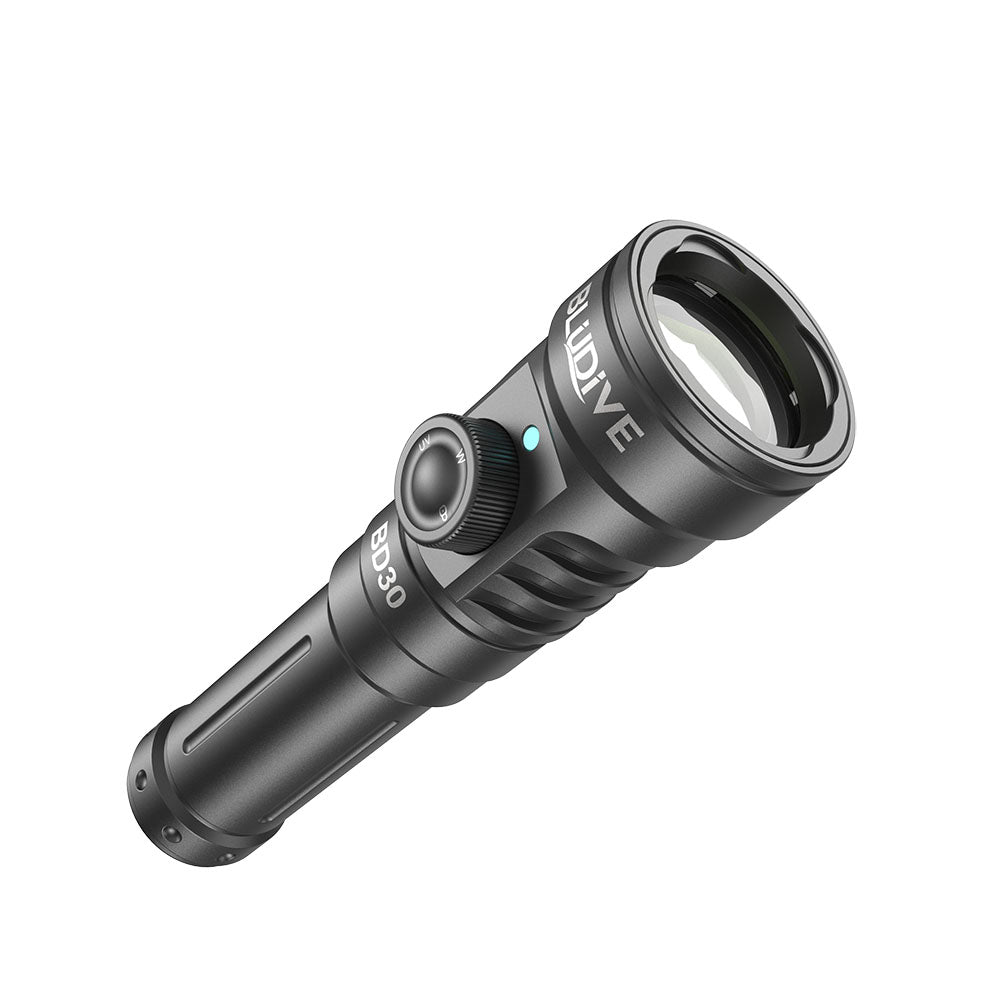 BLUDIVE BD30 scuba diving torch emitting a 134-degree wide flood beam for broad illumination