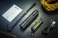 Complete SPERAS ST20 flashlight kit featuring a non proprietary 18650 battery and USB-C cable for 400 hours of runtime