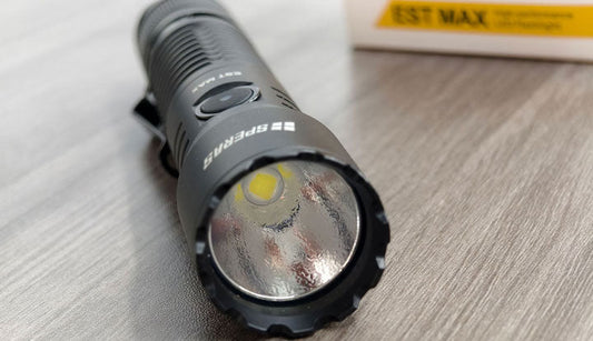 SPERAS EST MAX: A Tactical Flashlight That Blends Power and Practicality