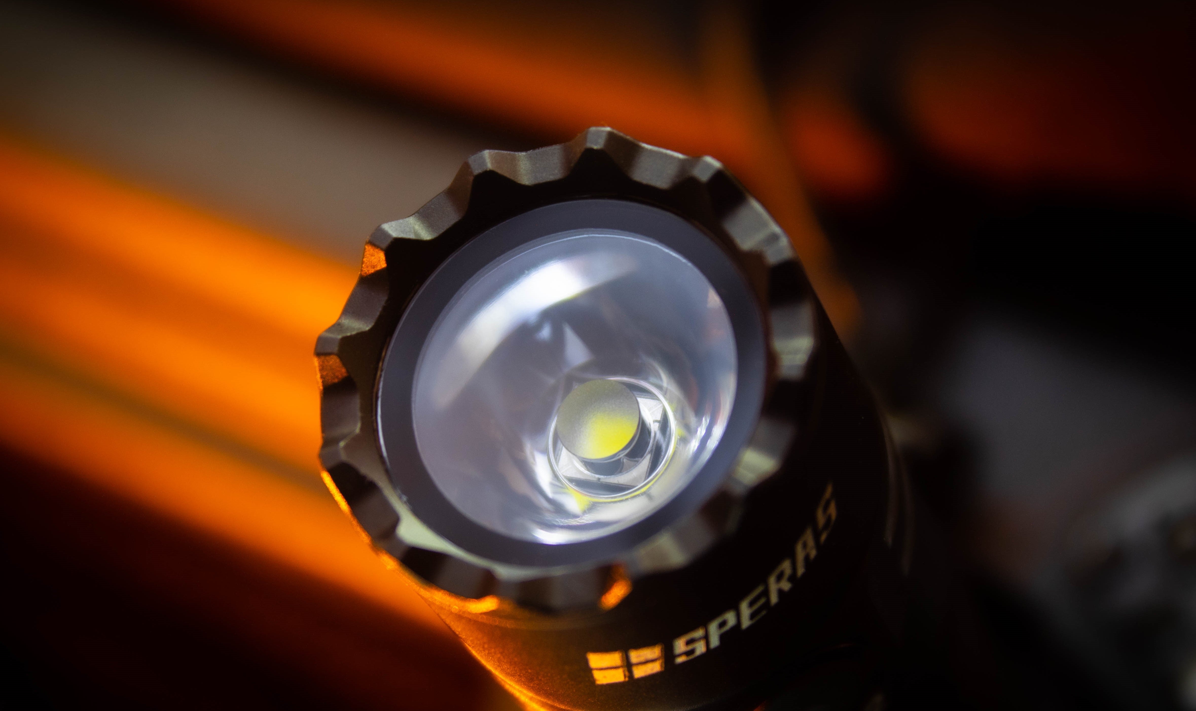 High-quality Luminus SST40 LED in the SPERAS EST Mini portable flashlight.