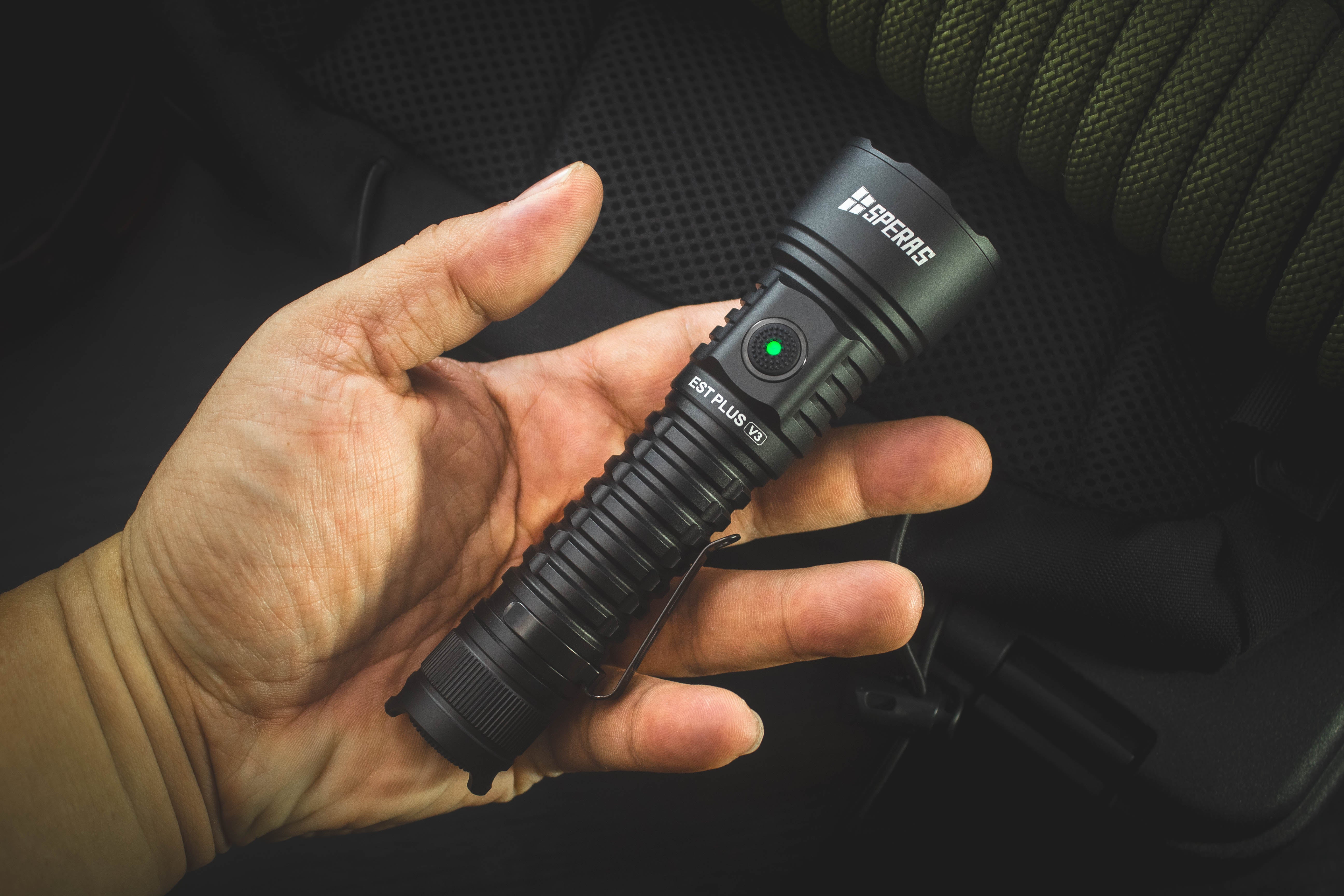 SPERAS EST PLUS V3 3000lm tactical flashlight held in hand showcasing its compact 141mm duty belt friendly profile and 1-inch tube diameter