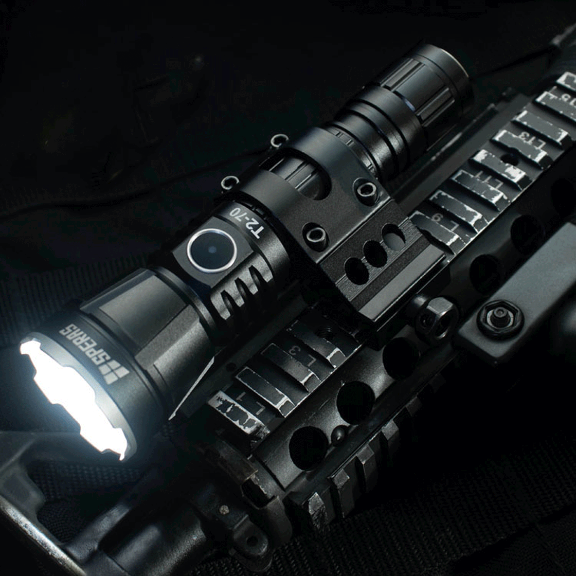 SPERAS T2-70 3300lm Dual Tail Switch Fast Strobe Flashlight